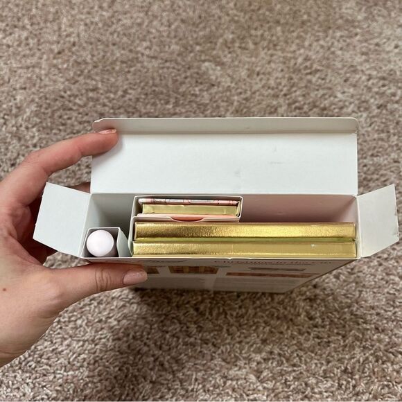 Too Faced Christmas in the City Limited Edition Makeup Box Set - Picture 5 of 8